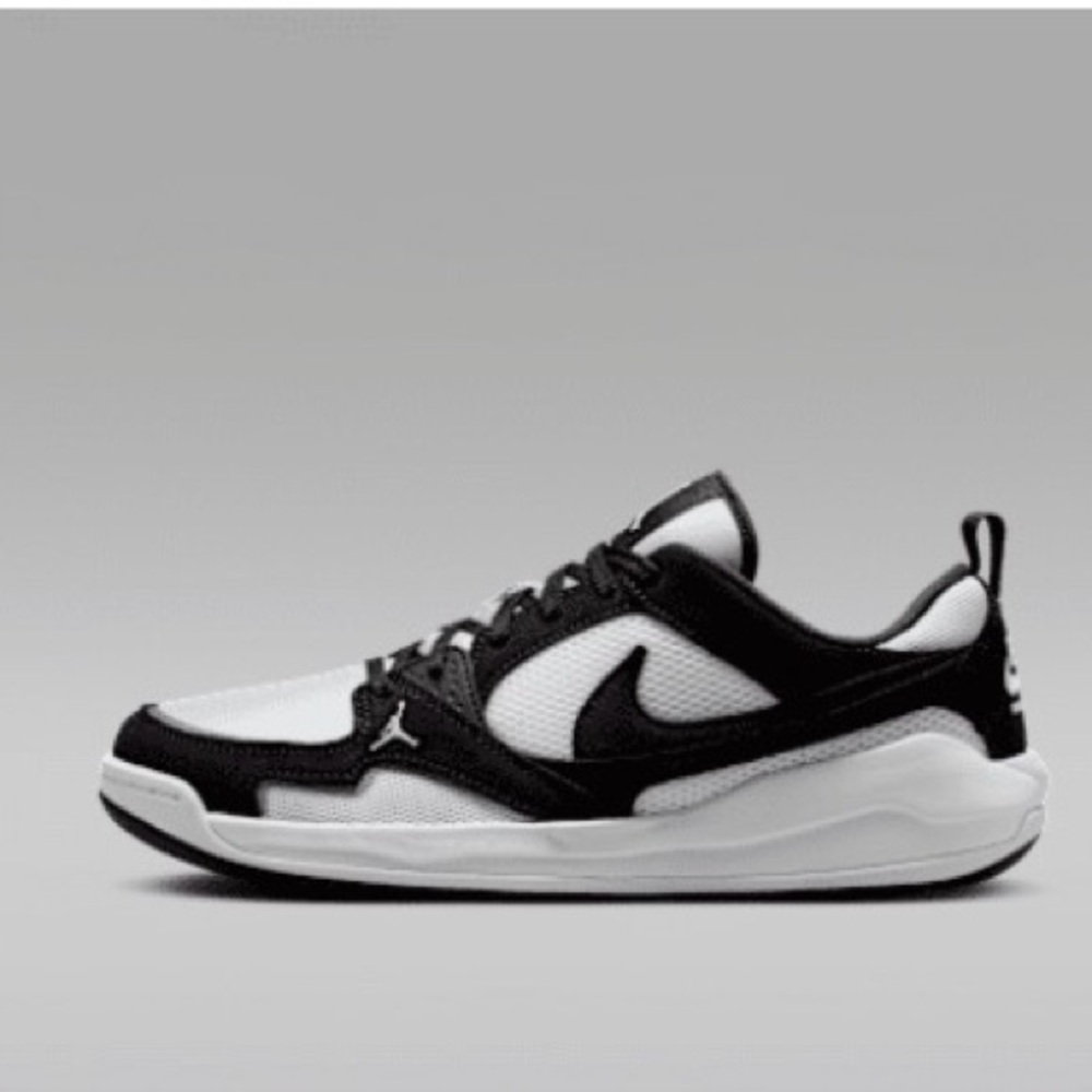 Nike Jordan CMFT Sneaker